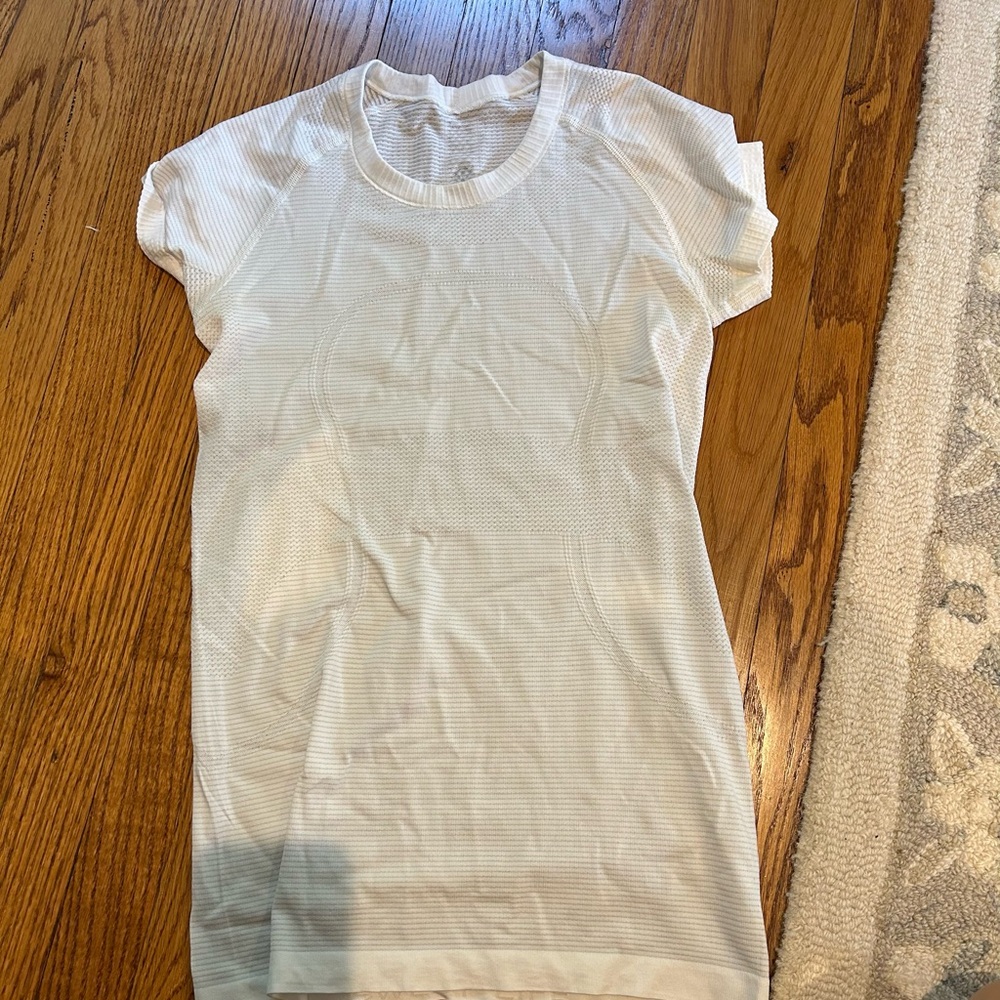 Lululemon short sleeve swiftly shirt